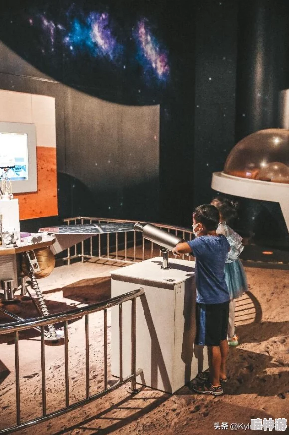 一小孩子和女孩吃困吧：在这个快节奏的时代，童年时光的简单快乐显得尤为珍贵，让我们重拾那份纯真与无忧