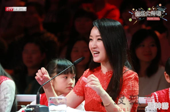 杨钰莹大战三个黑人：探讨文化差异与音乐交流的深度碰撞