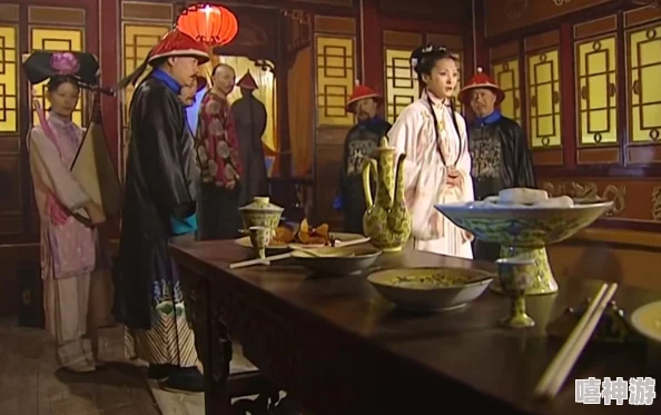 老人船上弄雨荷第13集介绍：情感纠葛与人生哲理交织，精彩剧情引人入胜！