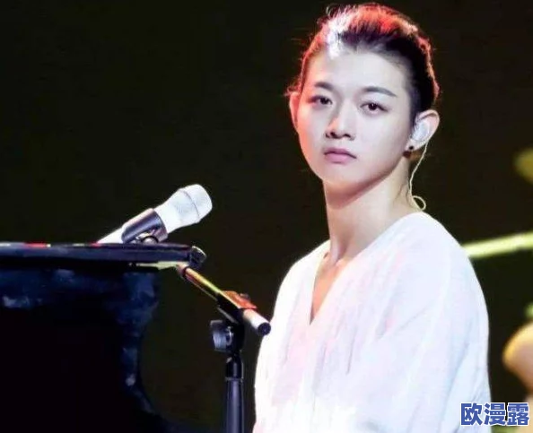 尤妮丝：一位在音乐与艺术领域中崭露头角的年轻才女，她的创作风格独特，深受粉丝喜爱