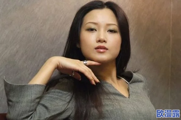 汤芳裸奔引发轩然大波，粉丝震惊直呼不可思议，网络热议不断！