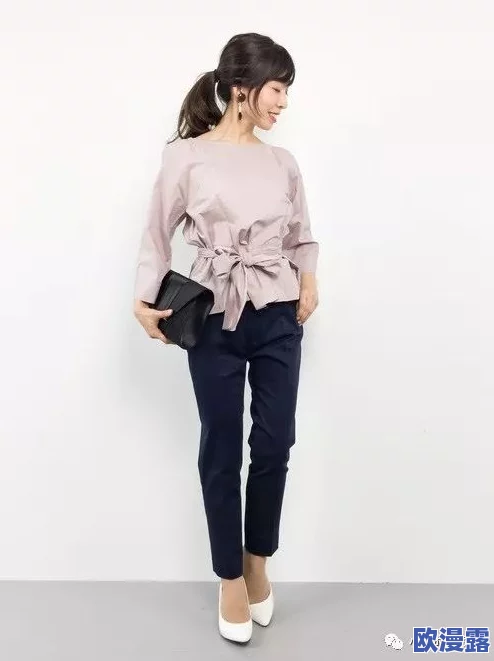 日本熟妇毛葺葺XXXXX洗澡堂内发生意外，众人围观引发热议与讨论