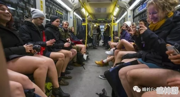 两个男生脱裤子-裸-体-互摸j,展现了年轻人之间的亲密关系与探索自我身份的过程 两个男生脱裤子-裸-体-互摸j,展现了年轻人之间的亲密关系与探索自我身份的过程