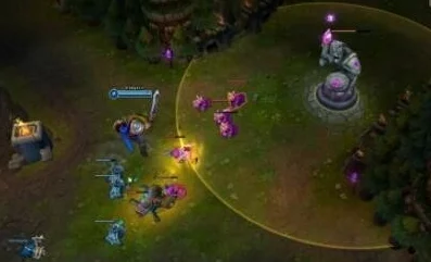 如何在游戏《英雄联盟》中显示和查看防御塔的攻击范围