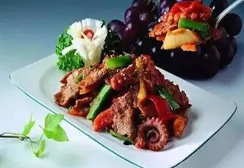 肉大捧一进一出免费视频花，分享肉类烹饪技巧与美味食谱，让您轻松制作美味佳肴，提升家庭聚餐体验