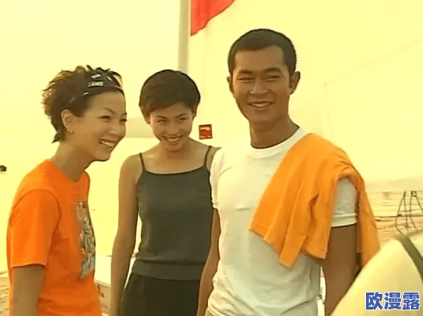 男生的坤坤放女生坤坤里，竟然引发了校园内外热议，网友们纷纷猜测背后的故事和真相！