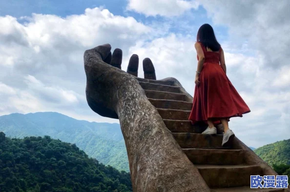 菲律宾小姑娘：揭示她在社区中的成长经历与对梦想的追求，展现多元文化背景下的希望与挑战