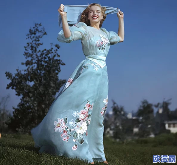 穿1毫米的裙子跳舞，明星们竟然在后台争相模仿，谁才是真正的时尚引领者？