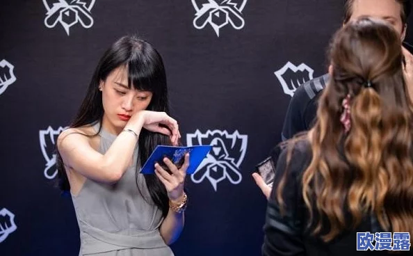 色欲午夜无码久久久久久张津瑜:她在舞台上的表现引发热议,粉丝纷纷点赞支持,期待更多精彩作品! 色欲午夜无码久久久久久张津瑜:她在舞台上的表现引发热议,粉丝纷纷点赞支持,期待更多精彩作品!