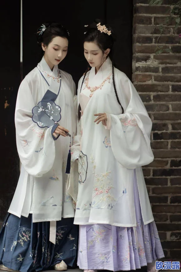 汉服全开襟啪啪做运动：探讨汉服设计对运动表现的影响与传统文化的结合理念