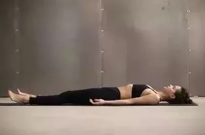 女教师-脱-了-内-裤-让我爽，课堂上的禁忌与欲望交织的心理分析与社会影响研究