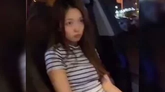 美女羞羞喷液视频免费，震惊！网友直呼无法想象的场景引发热议，视频背后隐藏着怎样的故事？