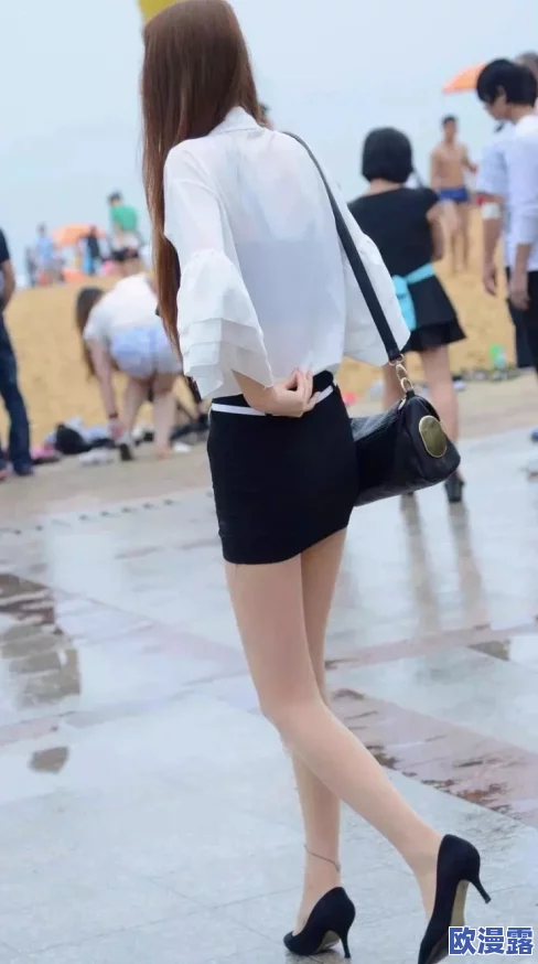 白丝美女扒开双腿,网友惊呼:如此诱惑竟然在公共场合发生,目击者直言难以置信! 白丝美女扒开双腿,网友惊呼:如此诱惑竟然在公共场合发生,目击者直言难以置信!