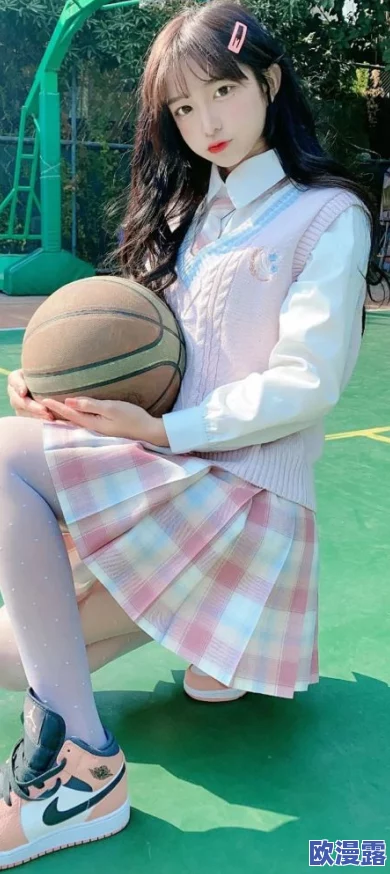 白丝校花4扒开甜美app,最新动态曝光:校园生活与时尚潮流的完美结合,引发热议! 白丝校花4扒开甜美app,最新动态曝光:校园生活与时尚潮流的完美结合,引发热议!