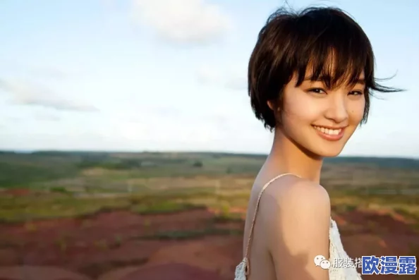 李嘉欣勇敢挑战自我，脱去精光展现真实自我的三级魅力之旅