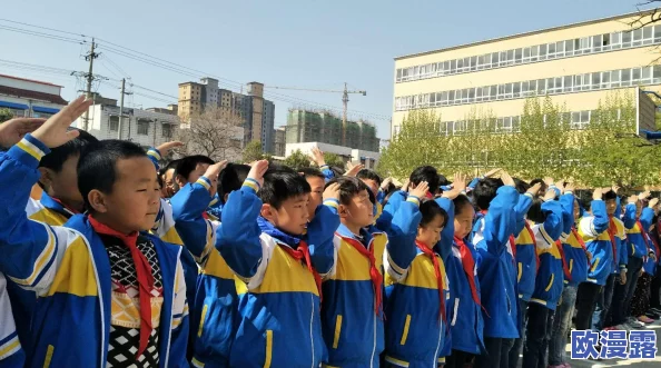 日日操日日操 网友评价:这首歌节奏感强烈,歌词简单易记,让人忍不住跟着一起唱,非常适合聚会时播放,气氛瞬间活跃起来 日日操日日操 网友评价:这首歌节奏感强烈,歌词简单易记,让人忍不住跟着一起唱,非常适合聚会时播放,气氛瞬间活跃起来