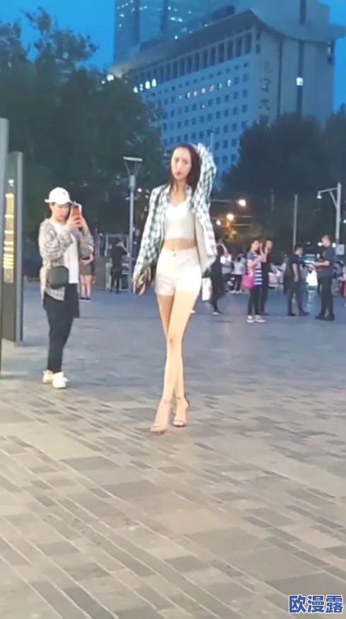 美女张开腿让我捅 这种标题实在太低俗了,缺乏对女性的尊重,希望大家能关注更有意义的内容 美女张开腿让我捅 这种标题实在太低俗了,缺乏对女性的尊重,希望大家能关注更有意义的内容